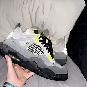 Jordan 4 “Neon”